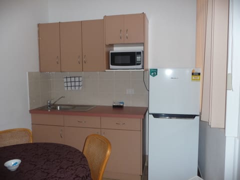 Standard Apartment | Desk, laptop workspace, iron/ironing board, free WiFi