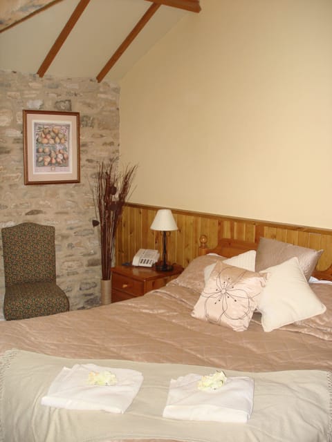 Double or Twin Room | Free WiFi