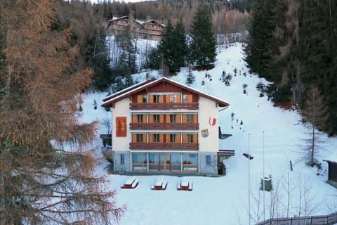 Holiday Home Exterior [winter]