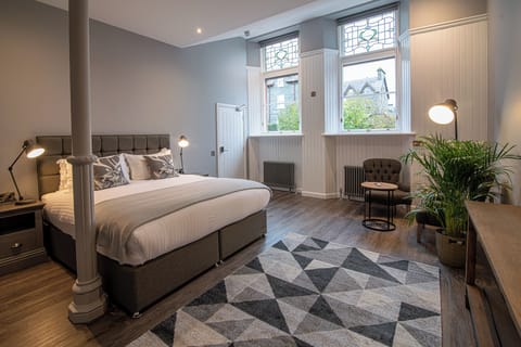 Deluxe Double Room | Iron/ironing board, free WiFi