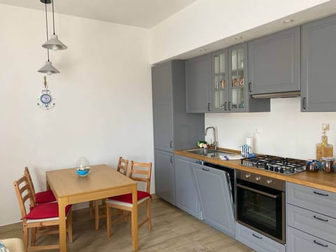 Apartment, Smoking | 2 bedrooms, Internet