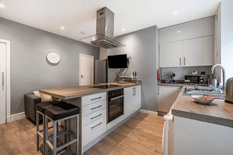 House, Smoking | 3 bedrooms, Internet