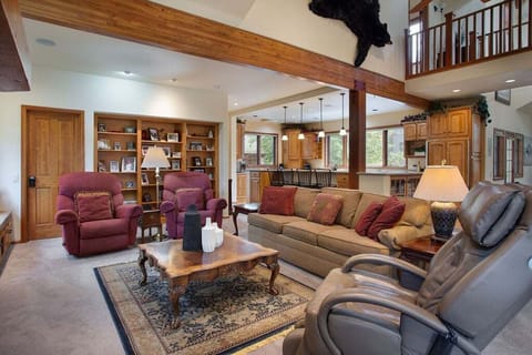Living Area - Streamside Lane - Frisco Vacation Rental