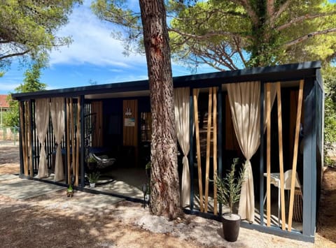 Mobile Home (Mobile Home With Hot Tub And Terrace) | Exterior