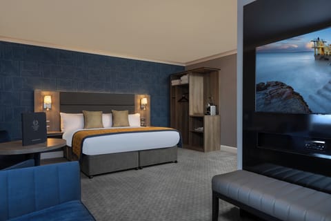 Superior Suite | Desk, blackout drapes, iron/ironing board, free WiFi