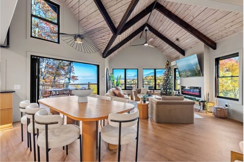 Celebrate the holidays with your family in the mountains! 