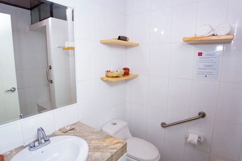 Double Room, Garden View | Bathroom | Shower, free toiletries, hair dryer, towels