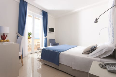 Executive Double or Twin Room, Terrace, Sea View | Minibar, in-room safe, individually decorated, individually furnished