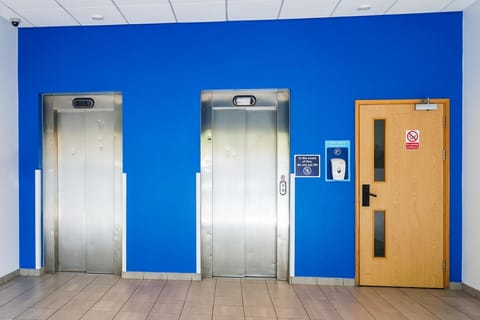 Entrance / Reception