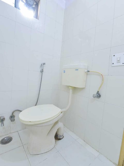 Superior Room | Bathroom | Shower, towels, soap, shampoo