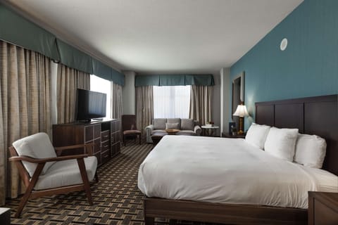 1 King Larger Room | Premium bedding, down comforters, in-room safe, desk