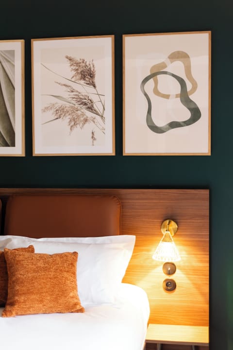 Family Room | In-room safe, laptop workspace, blackout drapes, soundproofing