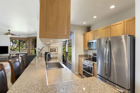 Standard Room, 3 Bedrooms (2-Bath) | Private kitchen | Fridge, microwave, stovetop, dishwasher