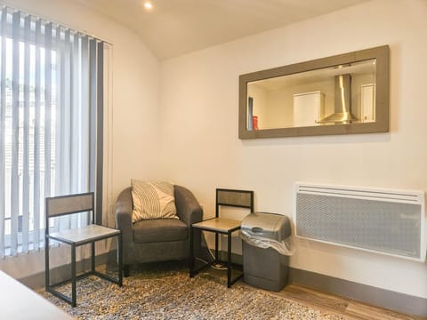 Churchill Studio - 1 Bedroom Studio - Uplands (8122)