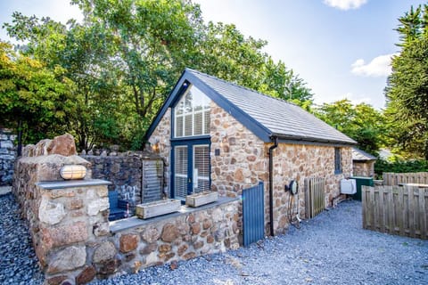 The Old Smithy - 2 Bedroom Cottage - Reynoldston (8160)