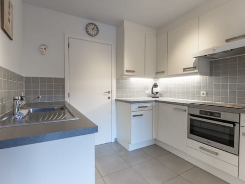 Interior Design, Ceiling, Apartment, Flooring, Furniture, Floor, Room, Lighting, Home, Couch