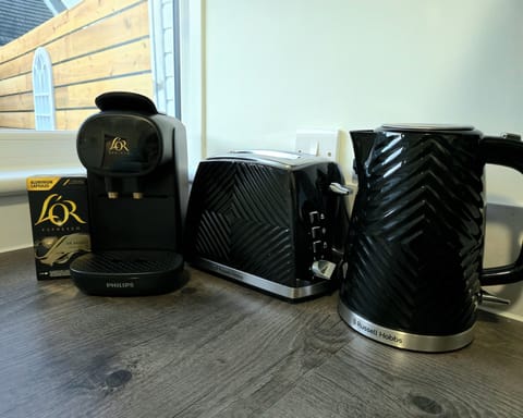 Electric kettle, toaster