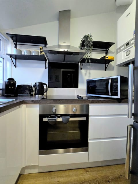 Electric kettle, toaster