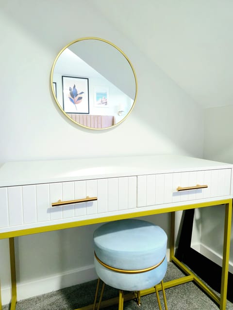 Iron/ironing board, free WiFi