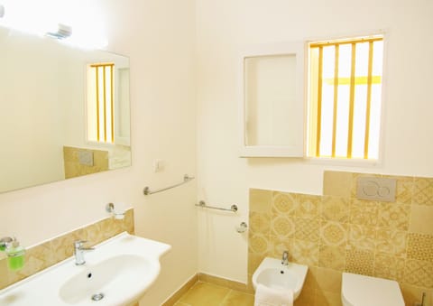 Classic Double Room, 1 Bedroom, Balcony, Sea View | Bathroom | Shower, rainfall showerhead, eco-friendly toiletries, hair dryer
