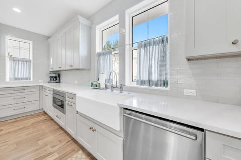 House, Multiple Beds (Casa de Cousins) | Private kitchen