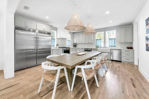 House, Multiple Beds (Casa de Cousins) | Private kitchen