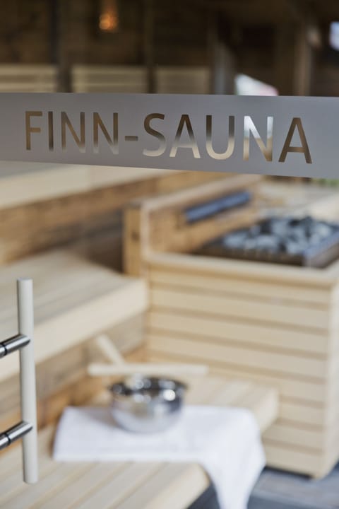 Sauna, steam room, body treatments, body wraps, body scrubs, detox wraps