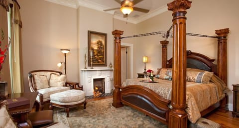 Deluxe Single Room, Courtyard View | Iron/ironing board, free WiFi