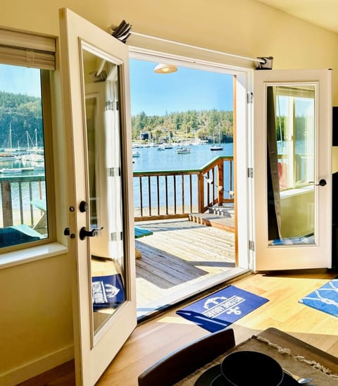 13B4BE72 E993 4397 8D18 6F9C89CFEFDE