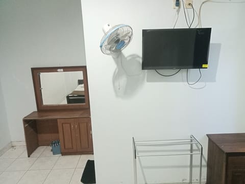 Standard Double Room | Desk, laptop workspace