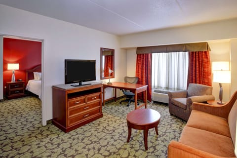 King, Suite, 1 Bedroom | In-room safe, desk, iron/ironing board, free cribs/infant beds