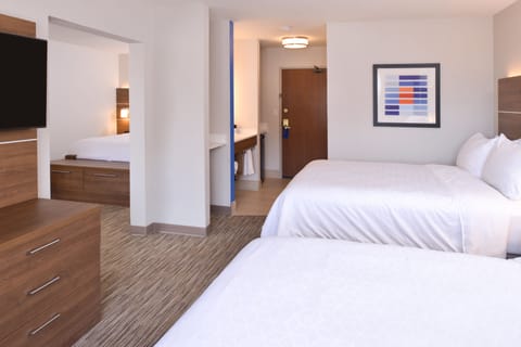 Suite, 2 Bedrooms | Premium bedding, pillowtop beds, in-room safe, desk