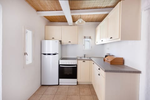 Villa 10 with Private Pool | 36m2 | Private kitchen | Fridge, oven, stovetop, cookware/dishes/utensils