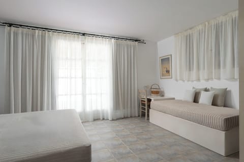 Villa 8 with Private Pool | 97m2 | In-room safe, desk, free WiFi, bed sheets