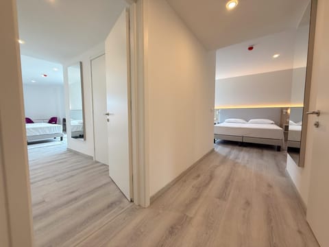 Desk, laptop workspace, iron/ironing board, free WiFi