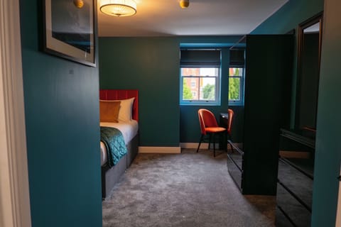 Signature Double Room | Desk, laptop workspace, iron/ironing board, free WiFi