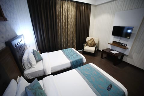 Superior Twin Room, 2 Twin Beds, Accessible | Premium bedding, in-room safe, desk, soundproofing