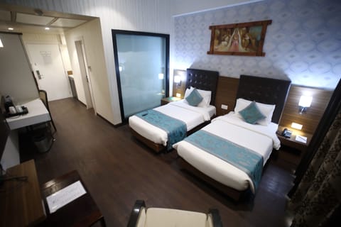 Superior Twin Room, 2 Twin Beds, Accessible | Premium bedding, in-room safe, desk, soundproofing