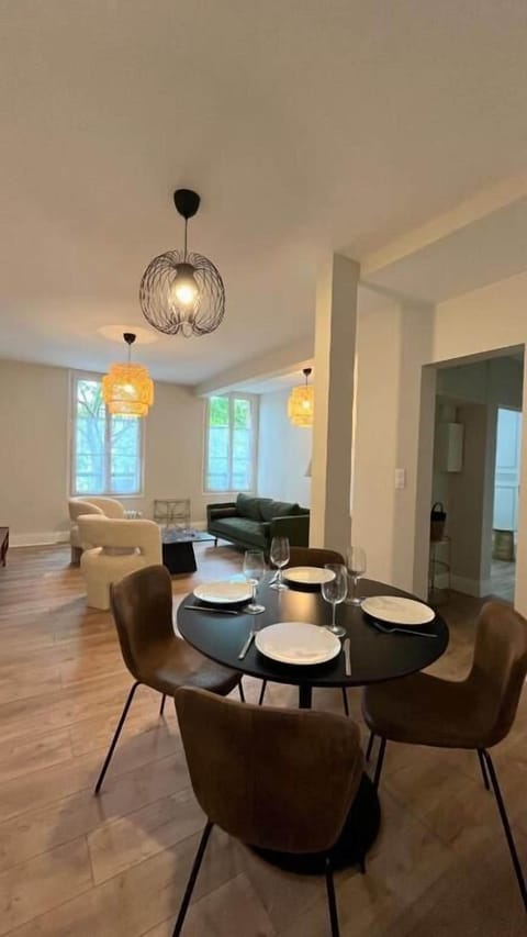 Deluxe Apartment, City View | Private kitchen | Electric kettle