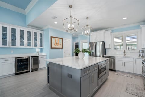 Sandarosa Kitchen with Coffee and Wine Bar