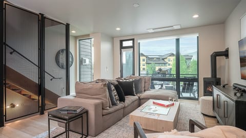 Great Room, Main Level