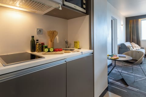 Apartment, 1 Bedroom | Private kitchenette | Fridge