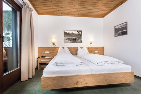 Double Room, Balcony, Valley View | Free WiFi