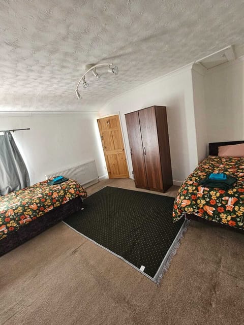 Room | Iron/ironing board, free WiFi