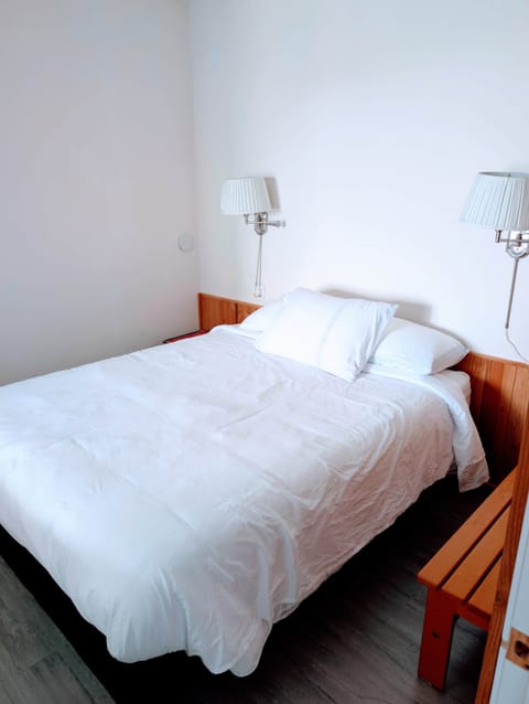 Bedroom - Cedar Suite | Serviced Apartment