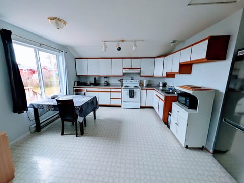 Kitchen - Founder's Suite #3 | Serviced Apartment