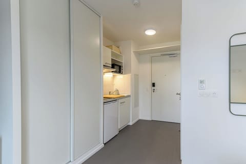 Studio | Private kitchen | Shared fridge, microwave