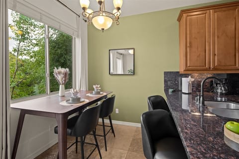 Dining table with seats for 4