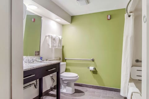 Room, 1 Queen Bed, Accessible, Smoking | Bathroom | Shower, towels