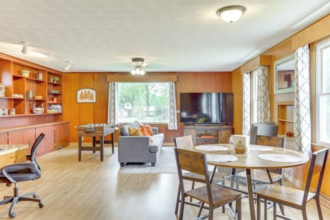 Zanesville Vacation Rental | 2BR | 2BA | 2,109 Sq Ft | 4 Steps to Enter